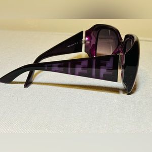 Fabulous Fendi! Purple FS 5200 Sunglasses *Like New*